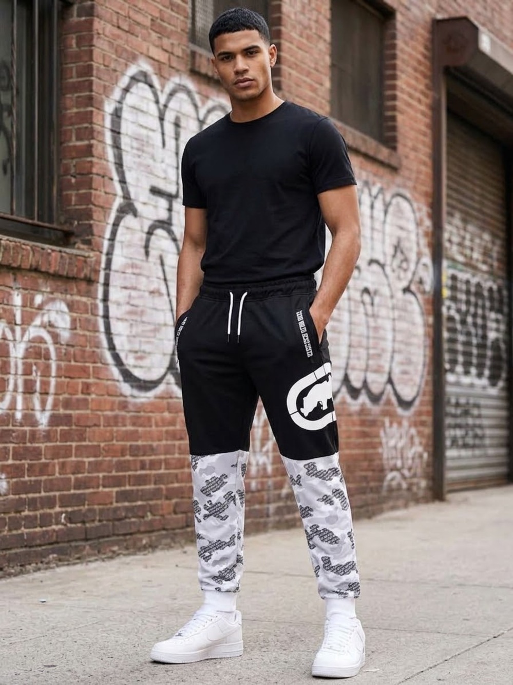 Ecko Unltd Men's Size L Camo Joggers